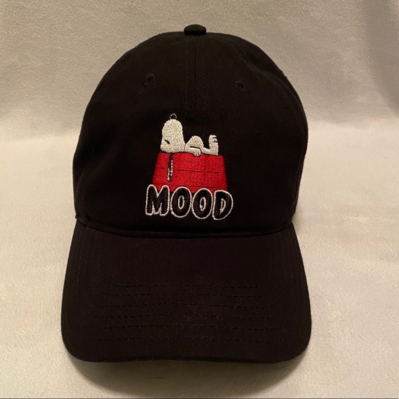 snoopy mood hat
